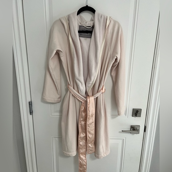 NWOT - UGG Women’s Hooded Fleece Robe - Size L - Picture 1 of 4